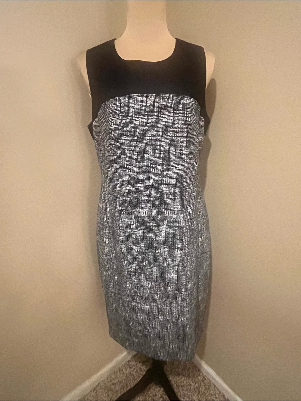 Carlisle Black Yoke Gray Tweed Sheath Dress, size 8